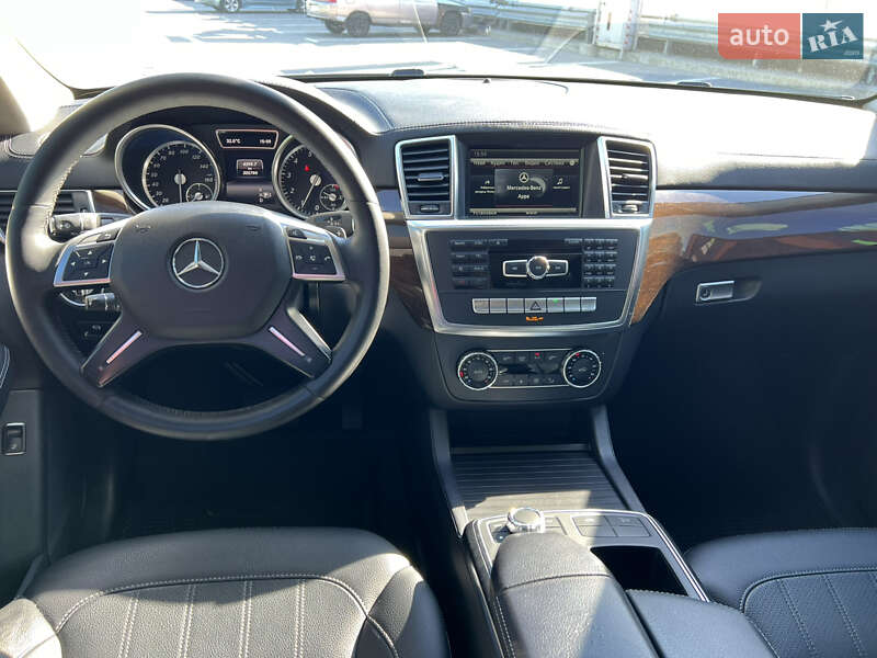 Внедорожник / Кроссовер Mercedes-Benz GL-Class 2015 в Киеве фото 21 Внедорожник / Кроссовер Mercedes-Benz GL-Class 2015 в Киеве