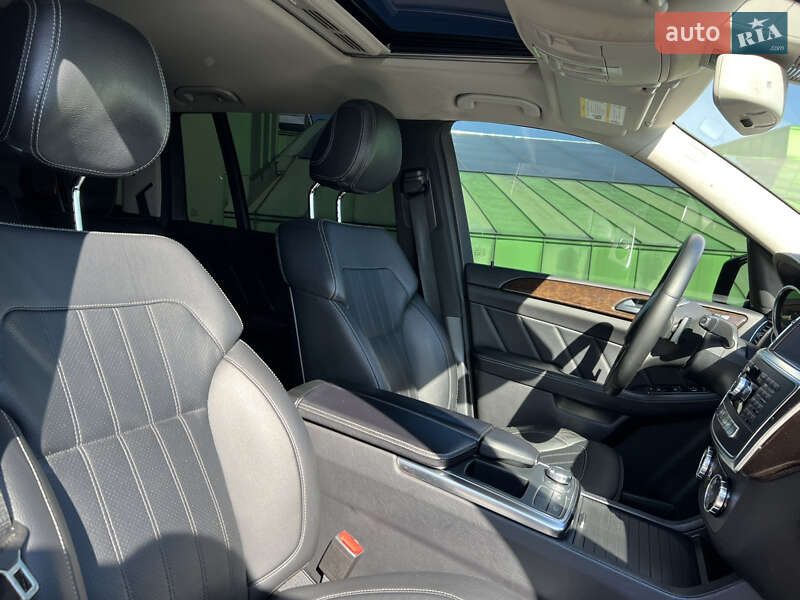 Внедорожник / Кроссовер Mercedes-Benz GL-Class 2015 в Киеве фото 30 Внедорожник / Кроссовер Mercedes-Benz GL-Class 2015 в Киеве