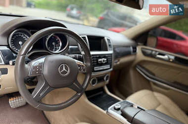 Позашляховик / Кросовер Mercedes-Benz GL-Class 2014 в 