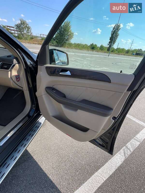 Позашляховик / Кросовер Mercedes-Benz GL-Class 2015 в Києві