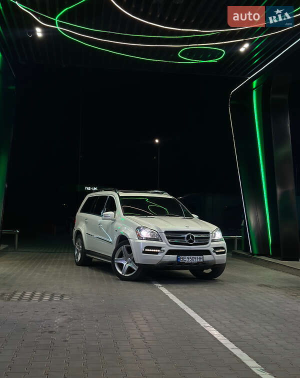 Позашляховик / Кросовер Mercedes-Benz GL-Class 2011 в 