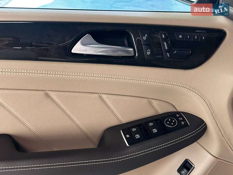 Внедорожник / Кроссовер Mercedes-Benz GL-Class 2014 в Львове фото 16 Внедорожник / Кроссовер Mercedes-Benz GL-Class 2014 в Львове