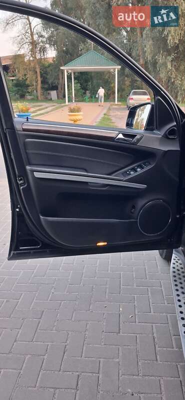 Внедорожник / Кроссовер Mercedes-Benz GL-Class 2011 в Киеве фото 15 Внедорожник / Кроссовер Mercedes-Benz GL-Class 2011 в Киеве