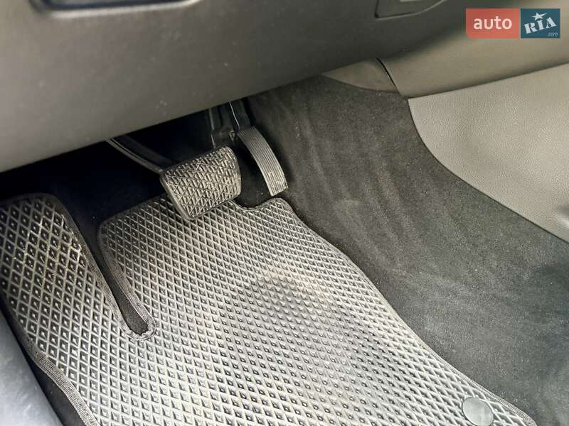 Позашляховик / Кросовер Mercedes-Benz GL-Class 2015 в Києві фото 68 Позашляховик / Кросовер Mercedes-Benz GL-Class 2015 в Києві