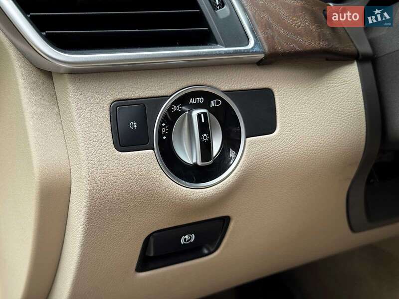 Позашляховик / Кросовер Mercedes-Benz GL-Class 2015 в Києві