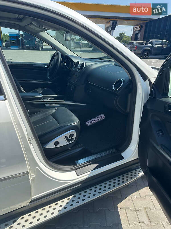 Позашляховик / Кросовер Mercedes-Benz GL-Class 2011 в Чернівцях