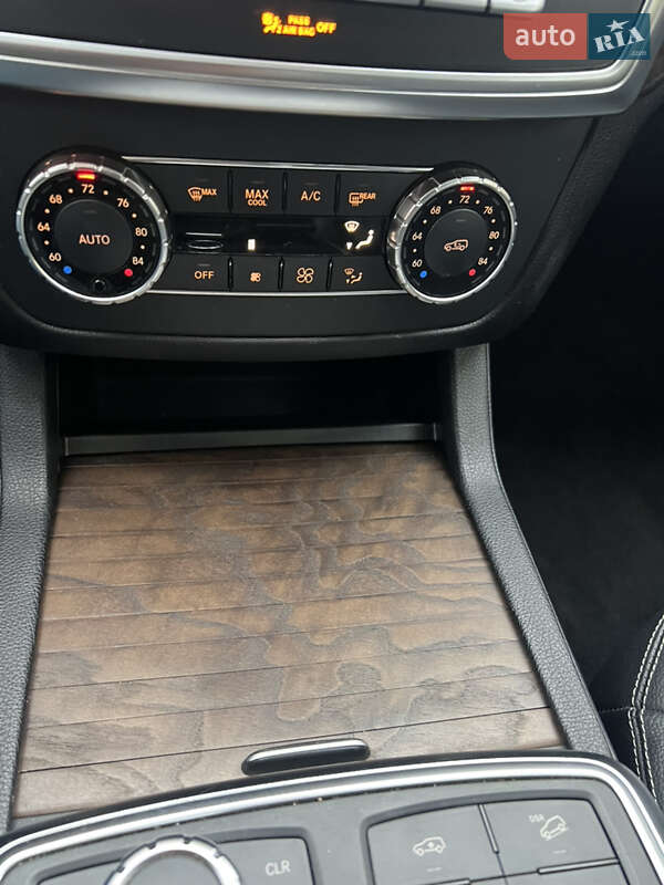 Внедорожник / Кроссовер Mercedes-Benz GL-Class 2015 в Киеве фото 12 Внедорожник / Кроссовер Mercedes-Benz GL-Class 2015 в Киеве