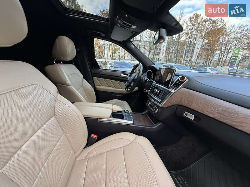 Позашляховик / Кросовер Mercedes-Benz GL-Class 2015 в Вінниці фото 28 Позашляховик / Кросовер Mercedes-Benz GL-Class 2015 в Вінниці