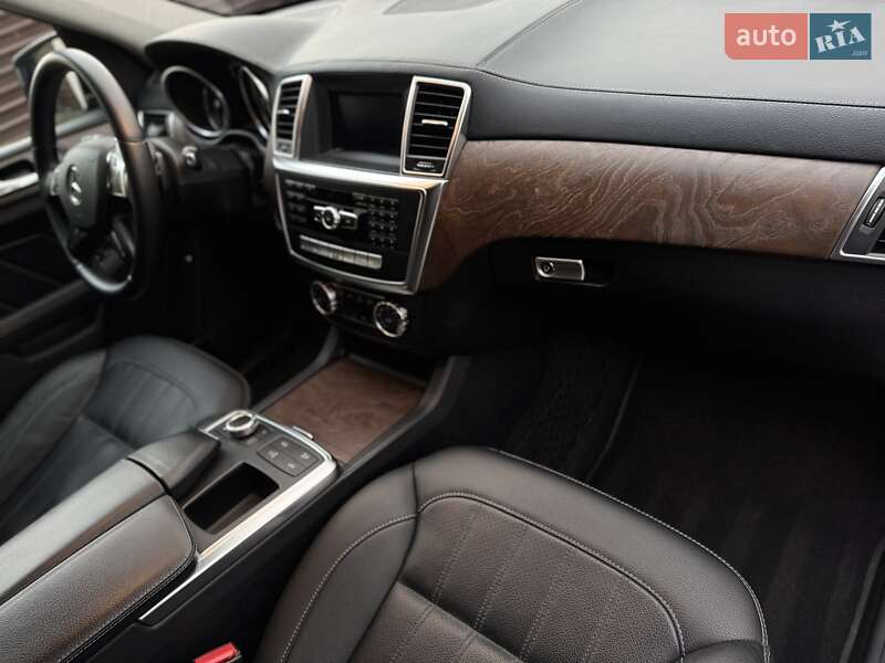 Внедорожник / Кроссовер Mercedes-Benz GL-Class 2015 в Киеве фото 40 Внедорожник / Кроссовер Mercedes-Benz GL-Class 2015 в Киеве