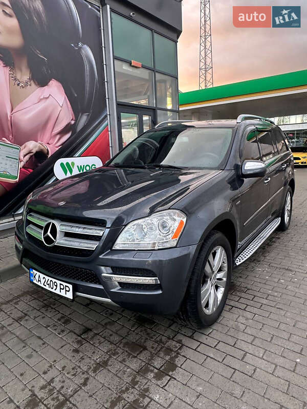 Mercedes-Benz GL-Class 2010 Mercedes-Benz GL-Class 2010