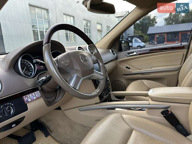 Позашляховик / Кросовер Mercedes-Benz GL-Class 2010 в Броварах