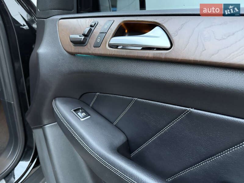 Позашляховик / Кросовер Mercedes-Benz GL-Class 2015 в Кременчуці фото 23 Позашляховик / Кросовер Mercedes-Benz GL-Class 2015 в Кременчуці