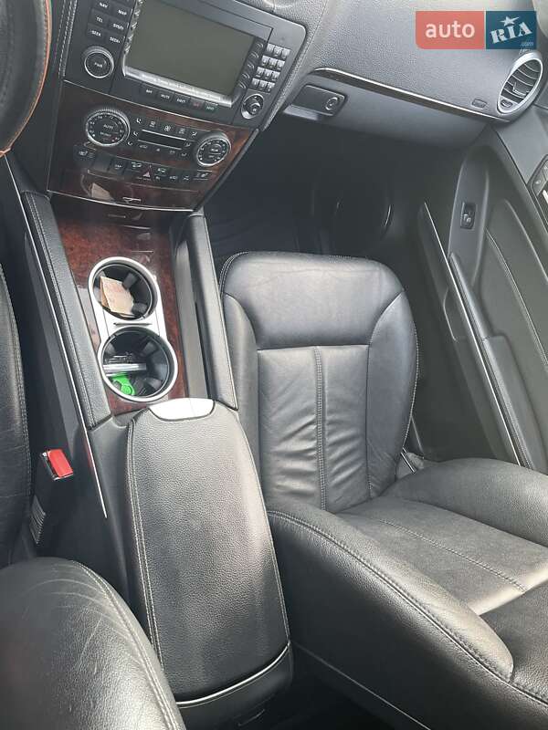 Позашляховик / Кросовер Mercedes-Benz GL-Class 2007 в Сваляві