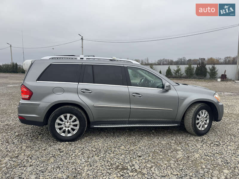 Позашляховик / Кросовер Mercedes-Benz GL-Class 2011 в Чернівцях