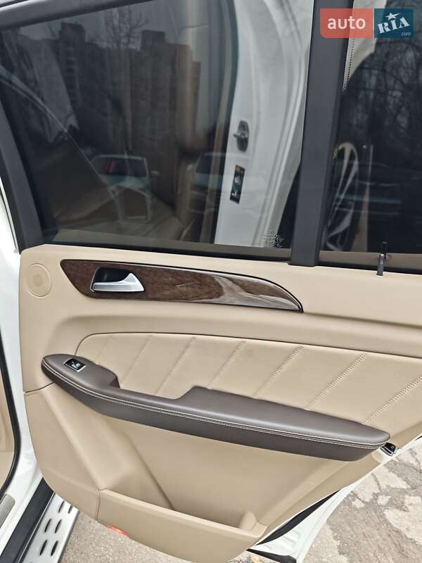 Внедорожник / Кроссовер Mercedes-Benz GL-Class 2014 в Киеве фото 16 Внедорожник / Кроссовер Mercedes-Benz GL-Class 2014 в Киеве