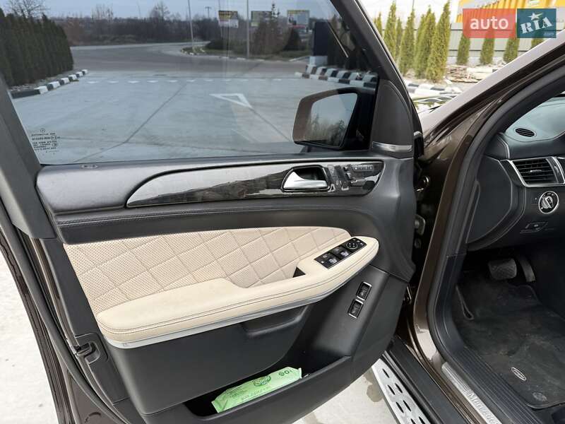 Позашляховик / Кросовер Mercedes-Benz GL-Class 2013 в Звягелі фото 27 Позашляховик / Кросовер Mercedes-Benz GL-Class 2013 в Звягелі