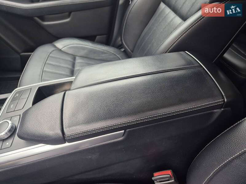 Внедорожник / Кроссовер Mercedes-Benz GL-Class 2015 в Коломые фото 37 Внедорожник / Кроссовер Mercedes-Benz GL-Class 2015 в Коломые