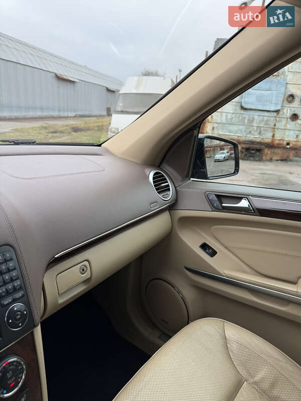 Внедорожник / Кроссовер Mercedes-Benz GL-Class 2010 в Киеве