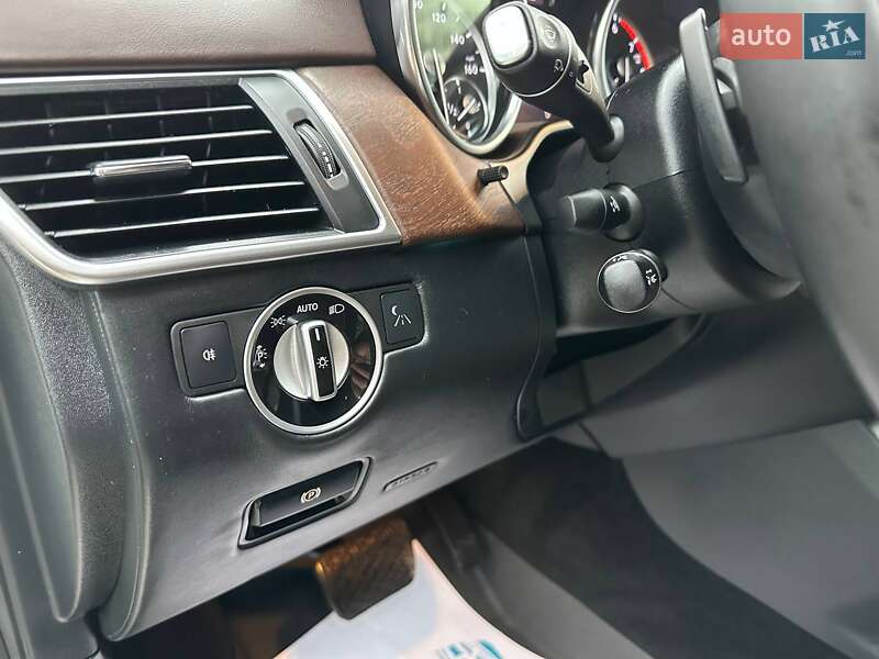 Позашляховик / Кросовер Mercedes-Benz GL-Class 2015 в Львові фото 18 Позашляховик / Кросовер Mercedes-Benz GL-Class 2015 в Львові