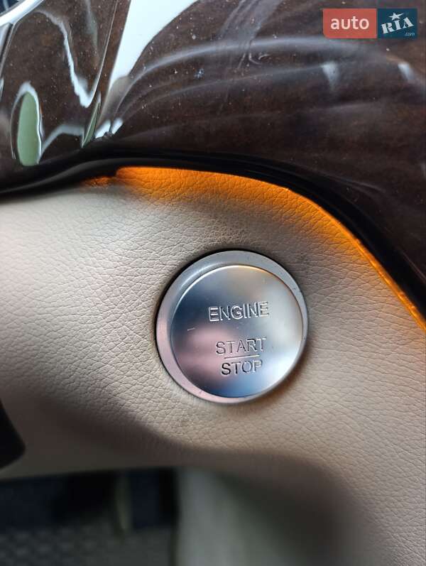 Позашляховик / Кросовер Mercedes-Benz GL-Class 2014 в Києві