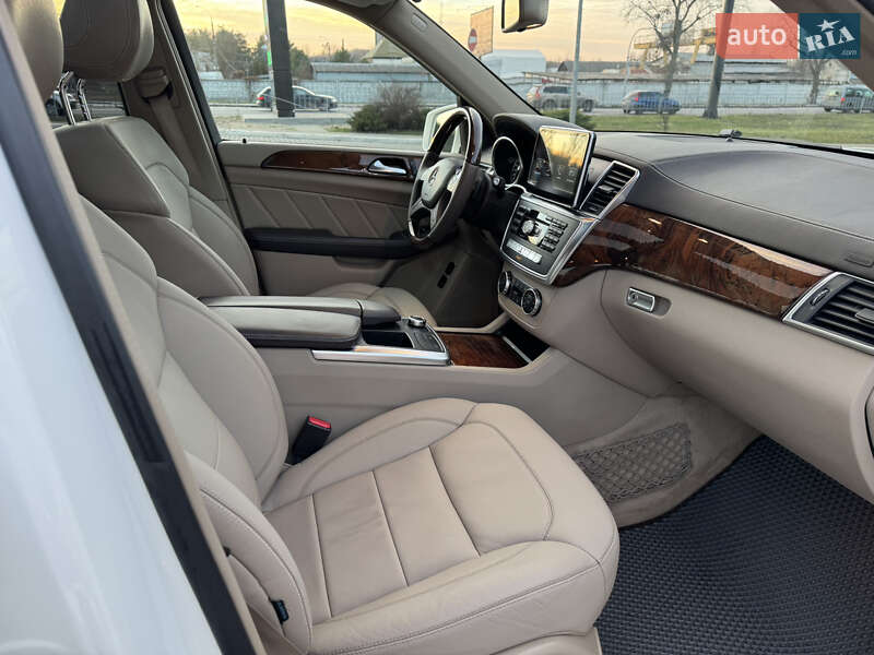 Внедорожник / Кроссовер Mercedes-Benz GL-Class 2016 в Киеве фото 21 Внедорожник / Кроссовер Mercedes-Benz GL-Class 2016 в Киеве