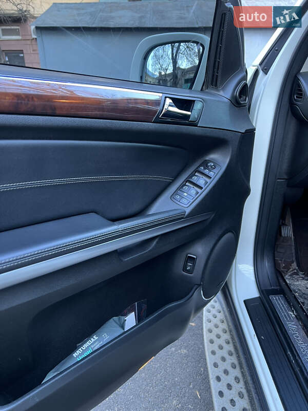 Позашляховик / Кросовер Mercedes-Benz GL-Class 2010 в Одесі