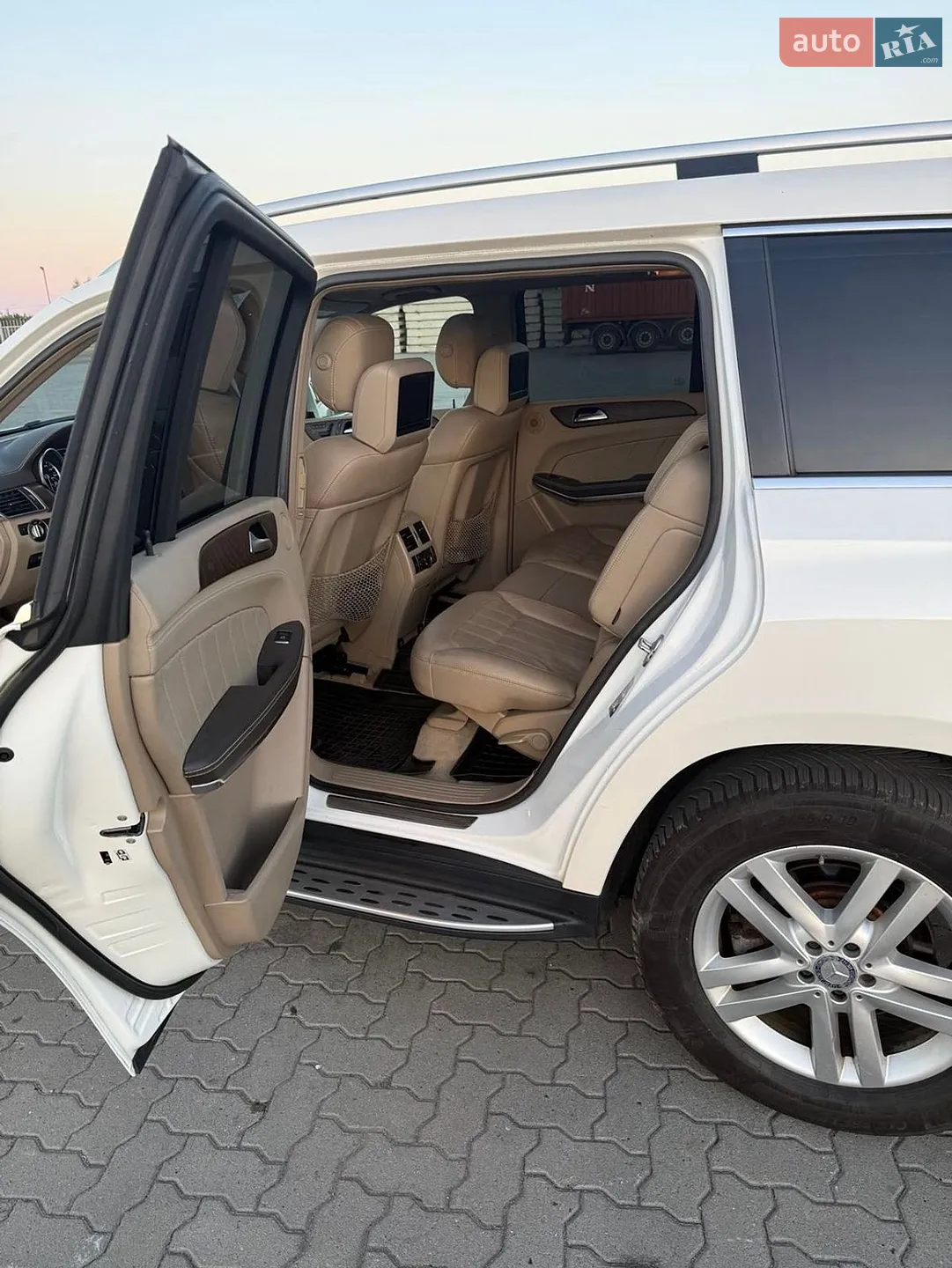 Mercedes-Benz GL-Class 2014 VIN 4JGDF2EEXEA400550 фото оголошення 17 з 41
