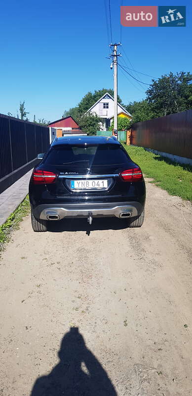 Внедорожник / Кроссовер Mercedes-Benz GLA-Class 2017 в Хмельницком