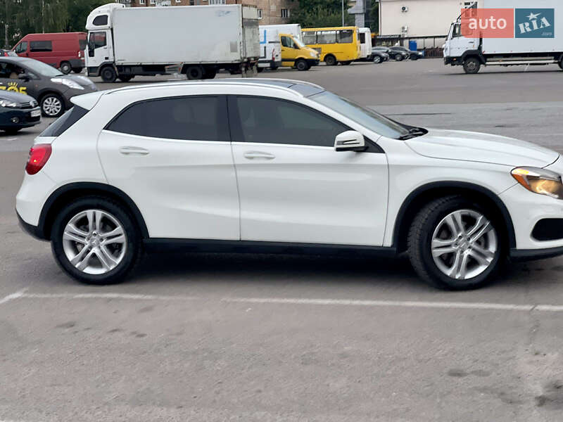 Внедорожник / Кроссовер Mercedes-Benz GLA-Class 2015 в Ровно