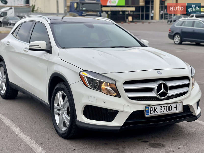 Внедорожник / Кроссовер Mercedes-Benz GLA-Class 2015 в Ровно
