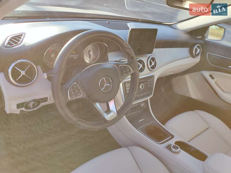 Позашляховик / Кросовер Mercedes-Benz GLA-Class 2017 в Полтаві