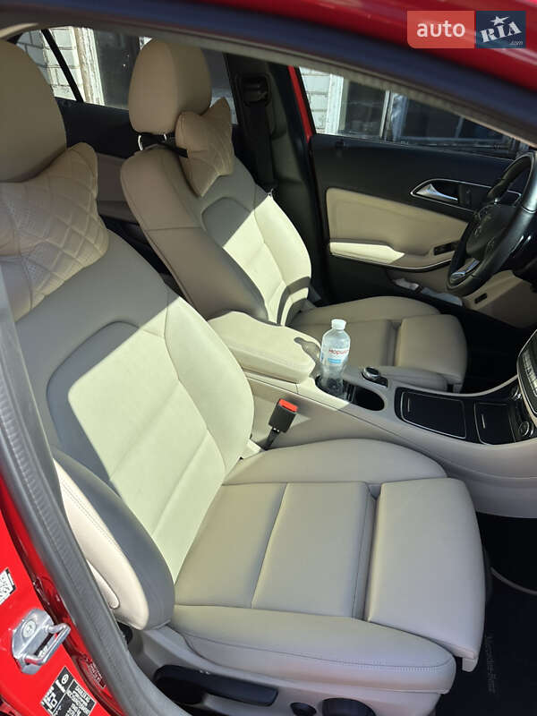 Позашляховик / Кросовер Mercedes-Benz GLA-Class 2018 в Дніпрі