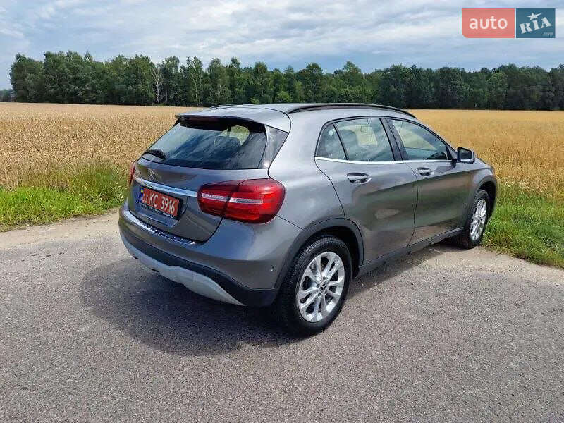 Внедорожник / Кроссовер Mercedes-Benz GLA-Class 2018 в Ужгороде