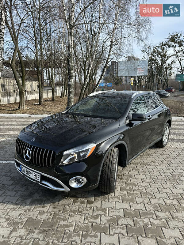 Внедорожник / Кроссовер Mercedes-Benz GLA-Class 2019 в Киеве