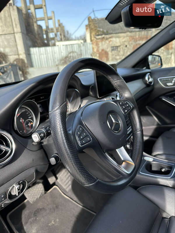 Внедорожник / Кроссовер Mercedes-Benz GLA-Class 2019 в Киеве