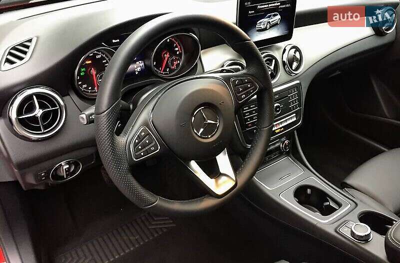 Внедорожник / Кроссовер Mercedes-Benz GLA-Class 2019 в Киеве фото 10 Внедорожник / Кроссовер Mercedes-Benz GLA-Class 2019 в Киеве