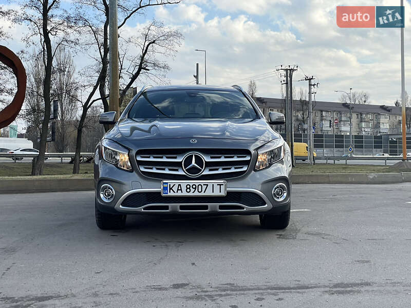 Внедорожник / Кроссовер Mercedes-Benz GLA-Class 2017 в Киеве