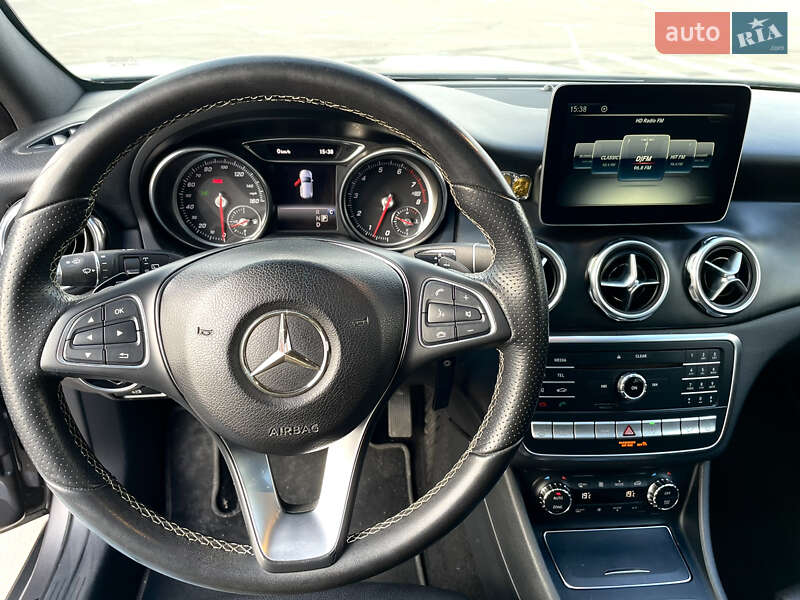 Внедорожник / Кроссовер Mercedes-Benz GLA-Class 2017 в Киеве