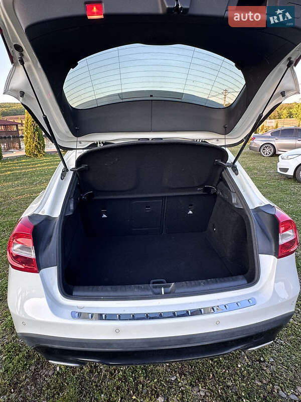 Внедорожник / Кроссовер Mercedes-Benz GLA-Class 2016 в Черновцах