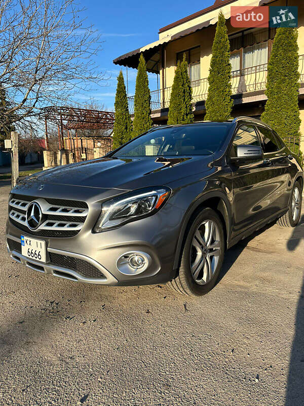 Mercedes-Benz GLA-Class 2019