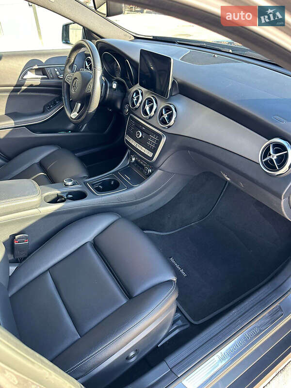 Внедорожник / Кроссовер Mercedes-Benz GLA-Class 2019 в Харькове