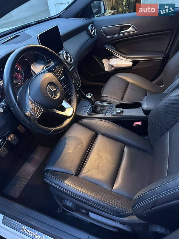 Внедорожник / Кроссовер Mercedes-Benz GLA-Class 2016 в Черновцах