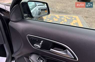Внедорожник / Кроссовер Mercedes-Benz GLA-Class 2018 в 