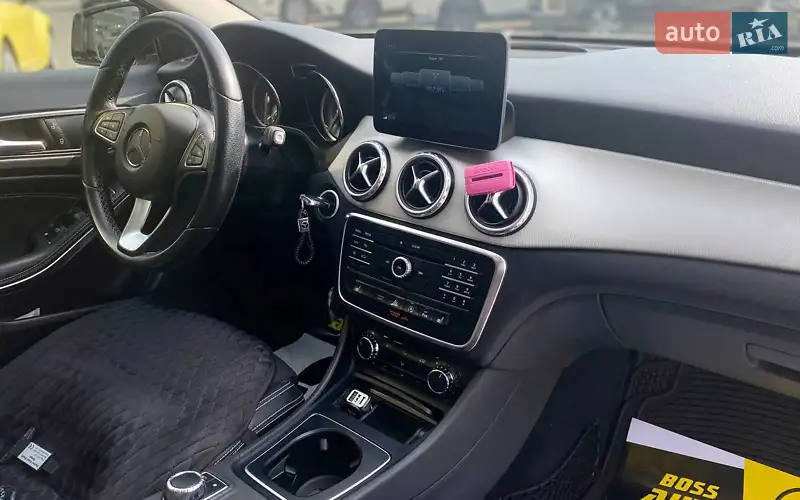 Mercedes-Benz GLA-Class 2016