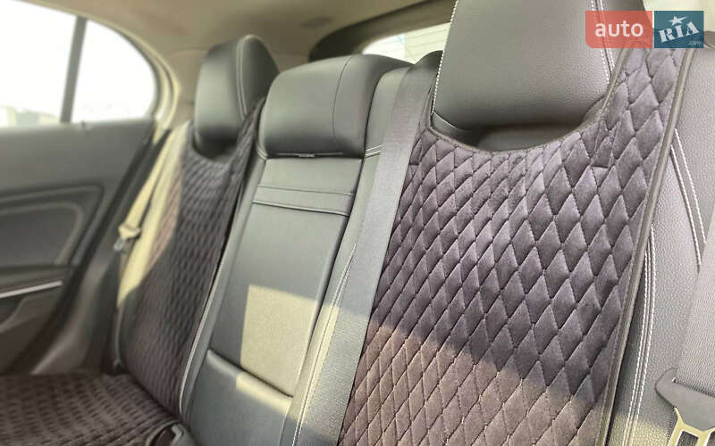 Внедорожник / Кроссовер Mercedes-Benz GLA-Class 2016 в Мукачево