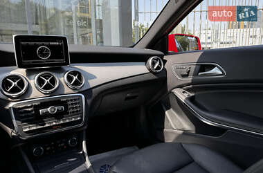 Позашляховик / Кросовер Mercedes-Benz GLA-Class 2015 в 