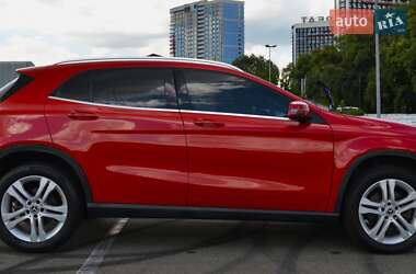 Внедорожник / Кроссовер Mercedes-Benz GLA-Class 2018 в 