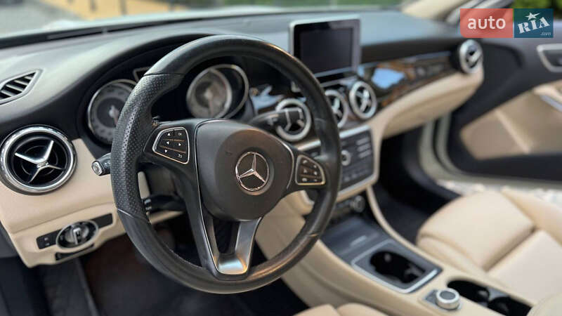 Внедорожник / Кроссовер Mercedes-Benz GLA-Class 2016 в Ирпене