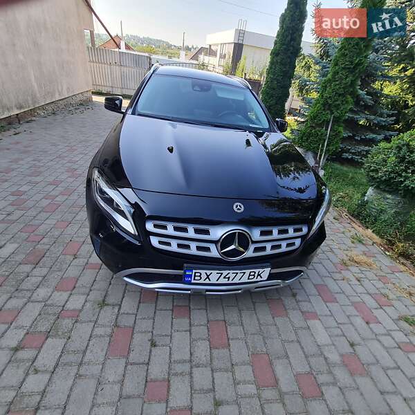 Внедорожник / Кроссовер Mercedes-Benz GLA-Class 2017 в Хмельницком
