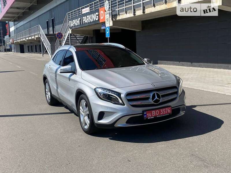 Позашляховик / Кросовер Mercedes-Benz GLA-Class 2015 в 